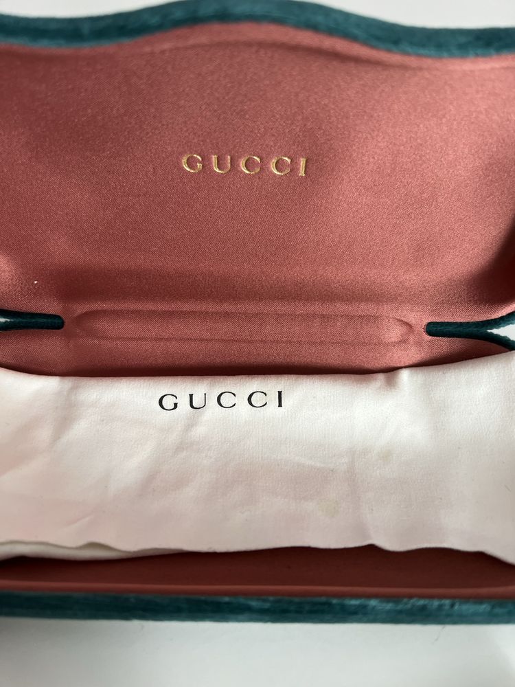 Óculos graduados Gucci GGO0110