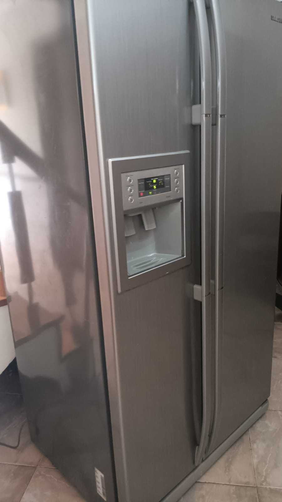 Frigorífico Americano Samsung RS21DNSM