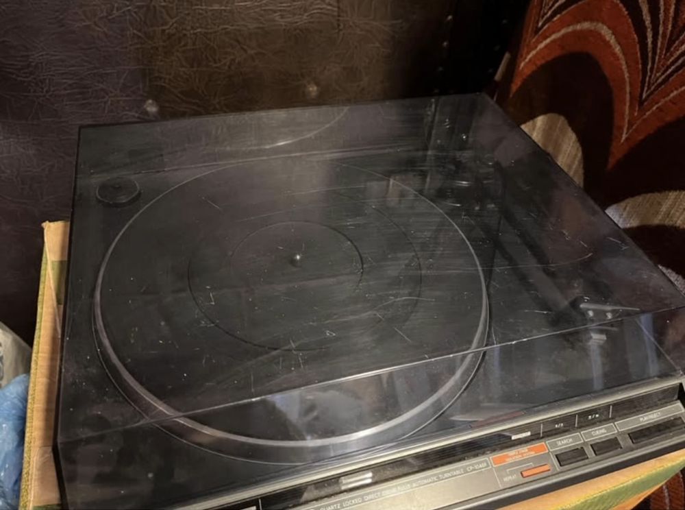 Gramofon ONKYO CP1046F