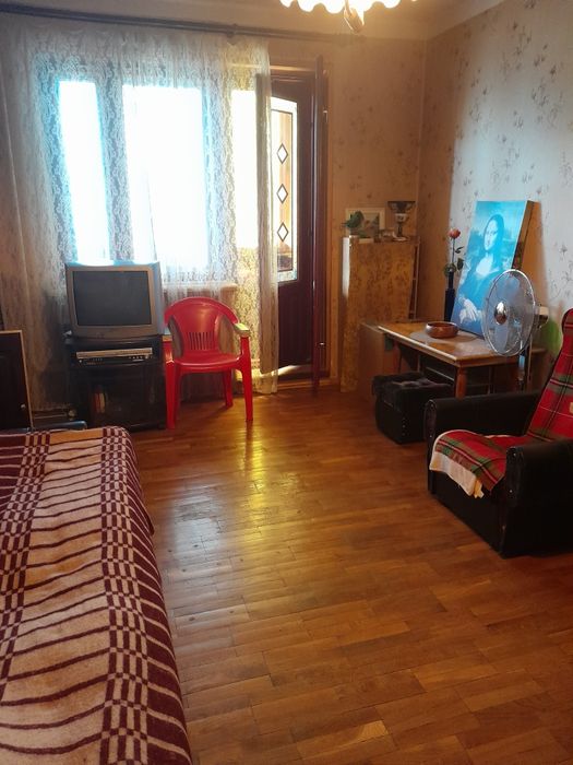 Здам окрему велику кімнату із лоджією, для 1 людини