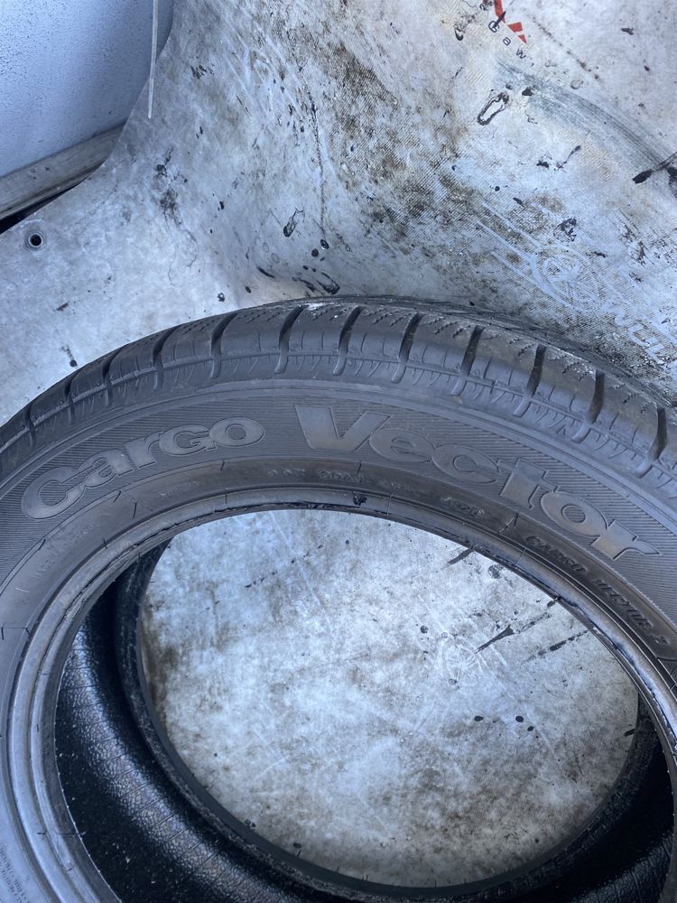 225/55r17 c Goodyear Cargo Vector