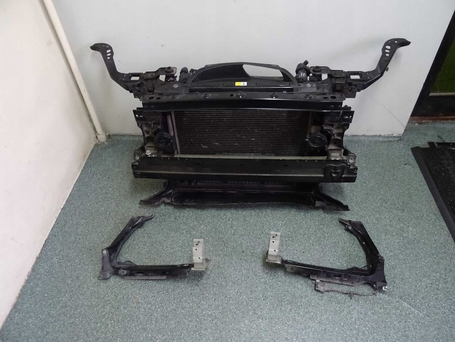 Jaguar F-pace X761 Передня панель, телевізор