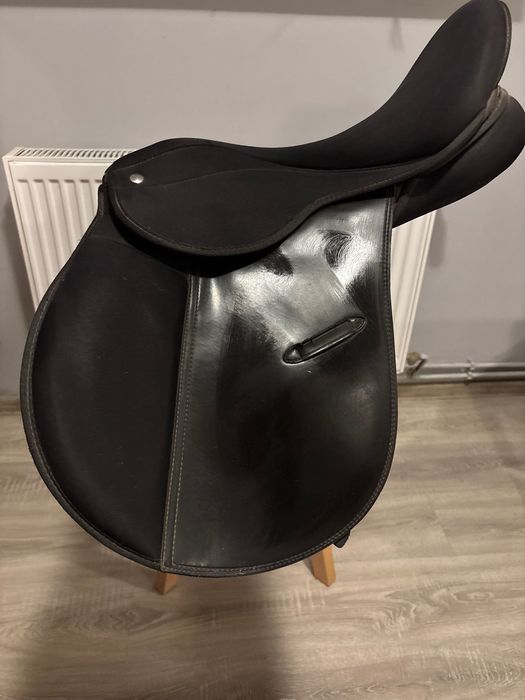 Syntetyczne wszechstronne siodło HORZE 17,5