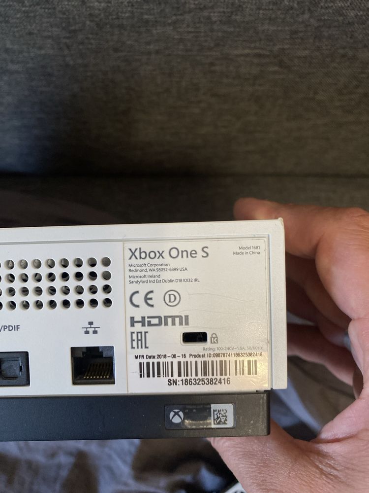 Приставка X box One S 500GB 4K