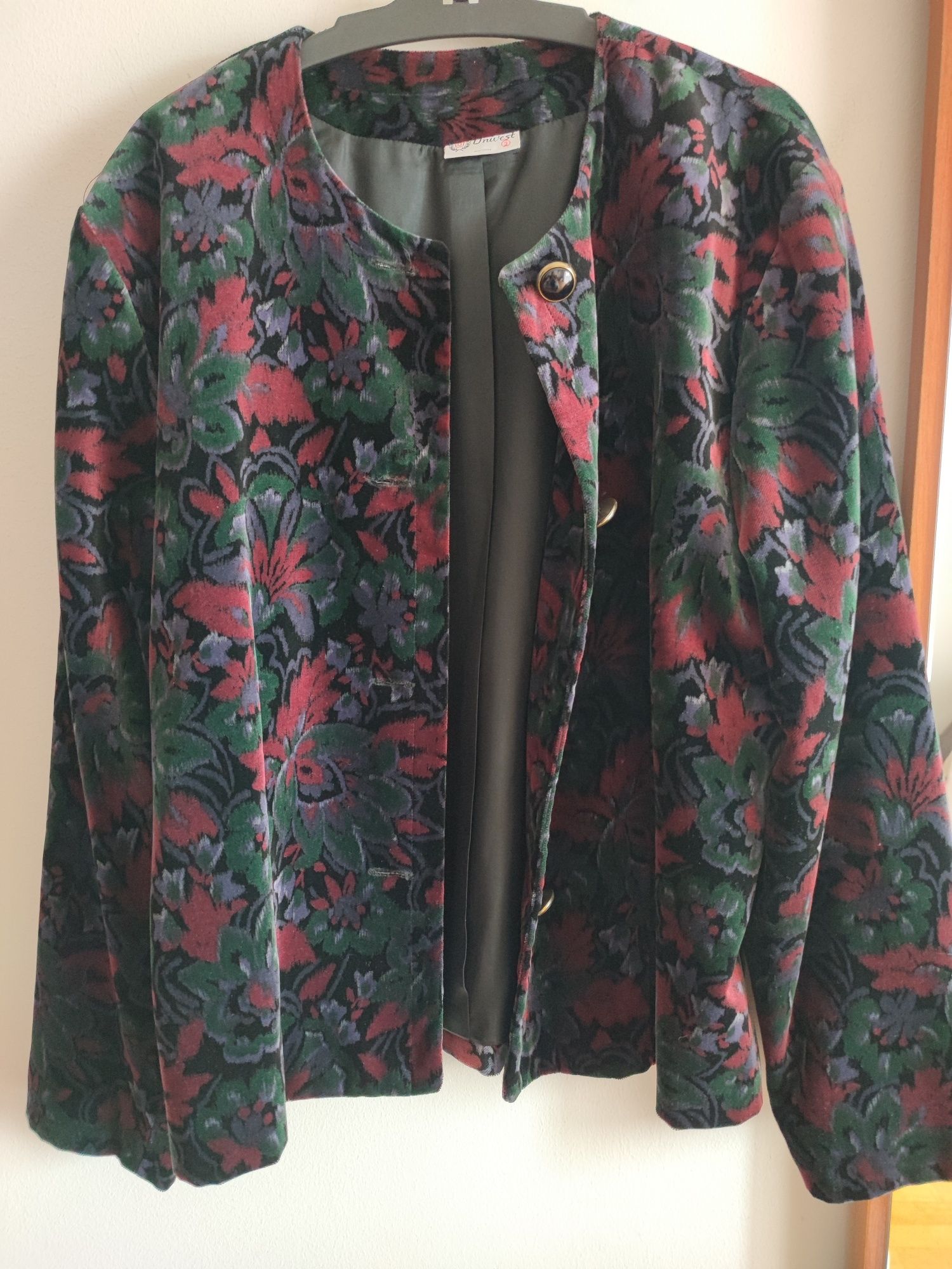 Casaco modelo bolero