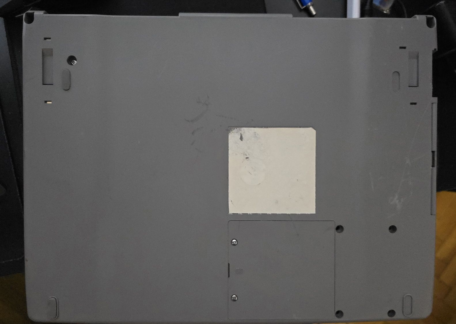 Laptop retro Toshiba T2130CS bez dysku FDD raczej do czyszczenia