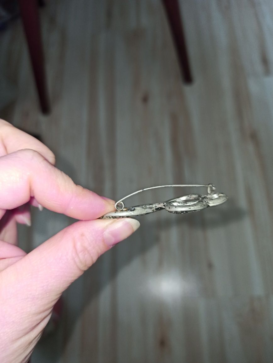 Broszka vintage klucz wiolinowy nutka nuta muzyka pięciolinia pin
