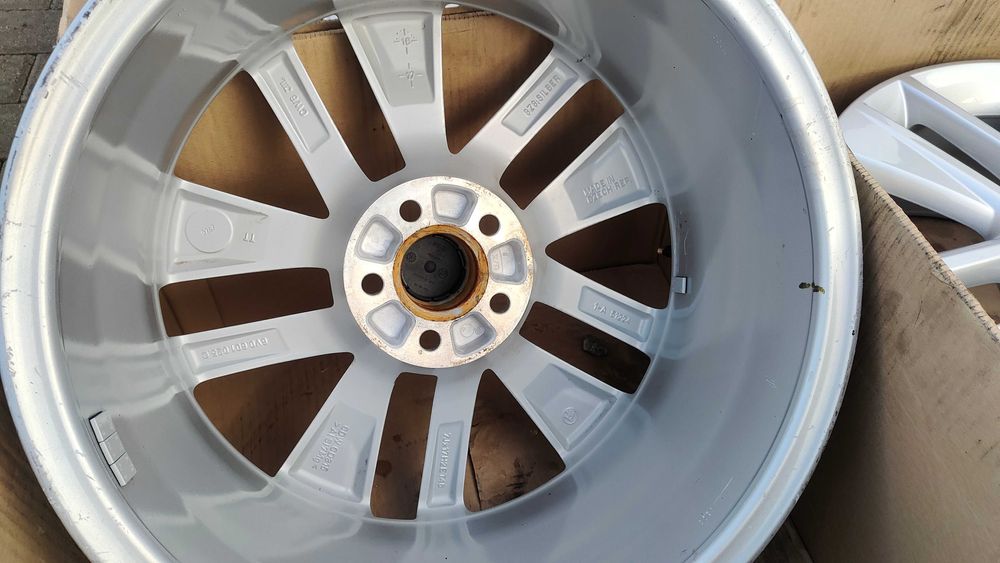 Oryginalna Felga Aluminiowa Skoda 17 5x100 7J ET46 MB