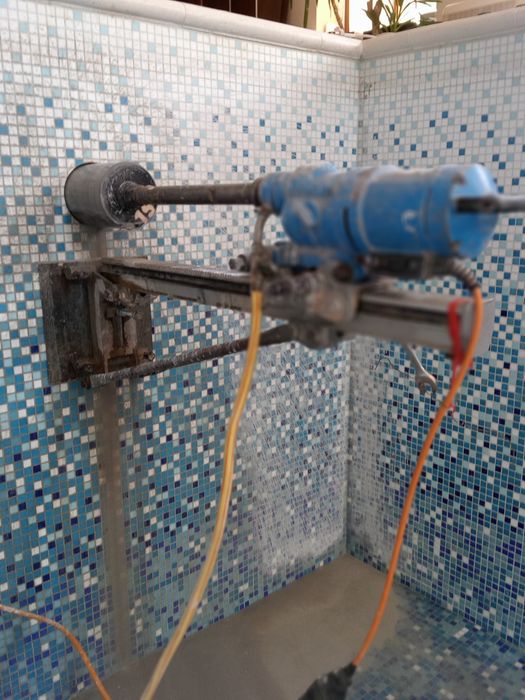 Алмазное сверление отверстий под вытяжку в бетоне Киев и область