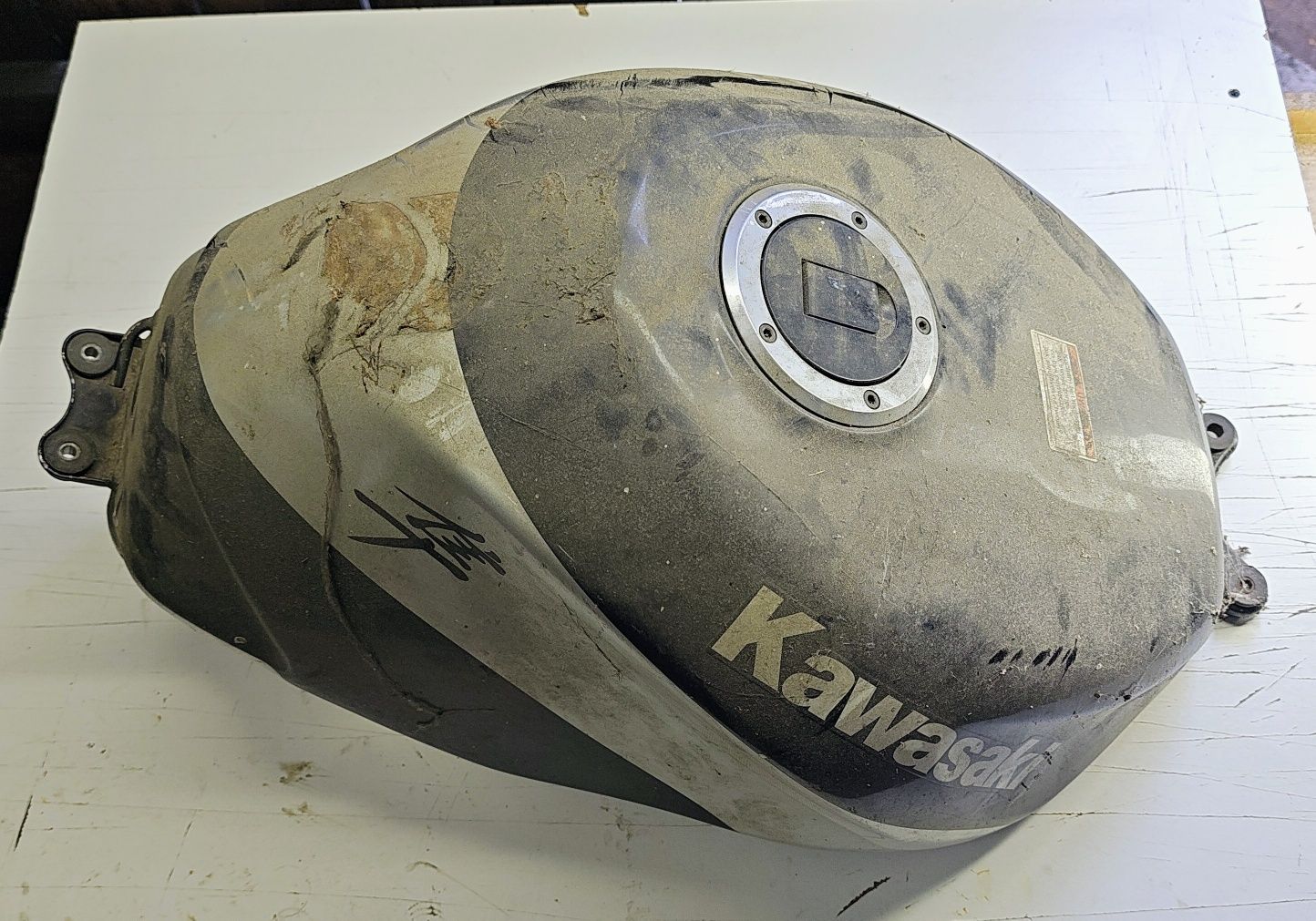 Kawasaki Ninja zx6r zacisk pompa przewód błotnik skrzynia pokrywa