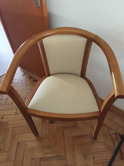 Cadeira e banco alto