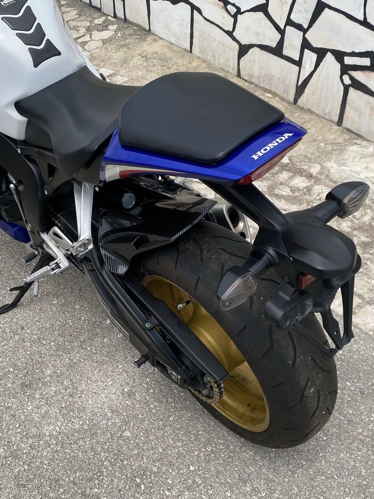 Honda cbr 1000RR (ler descricao)