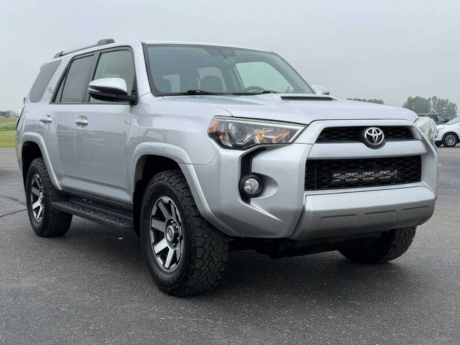 Toyota 4Runner SR5      2018