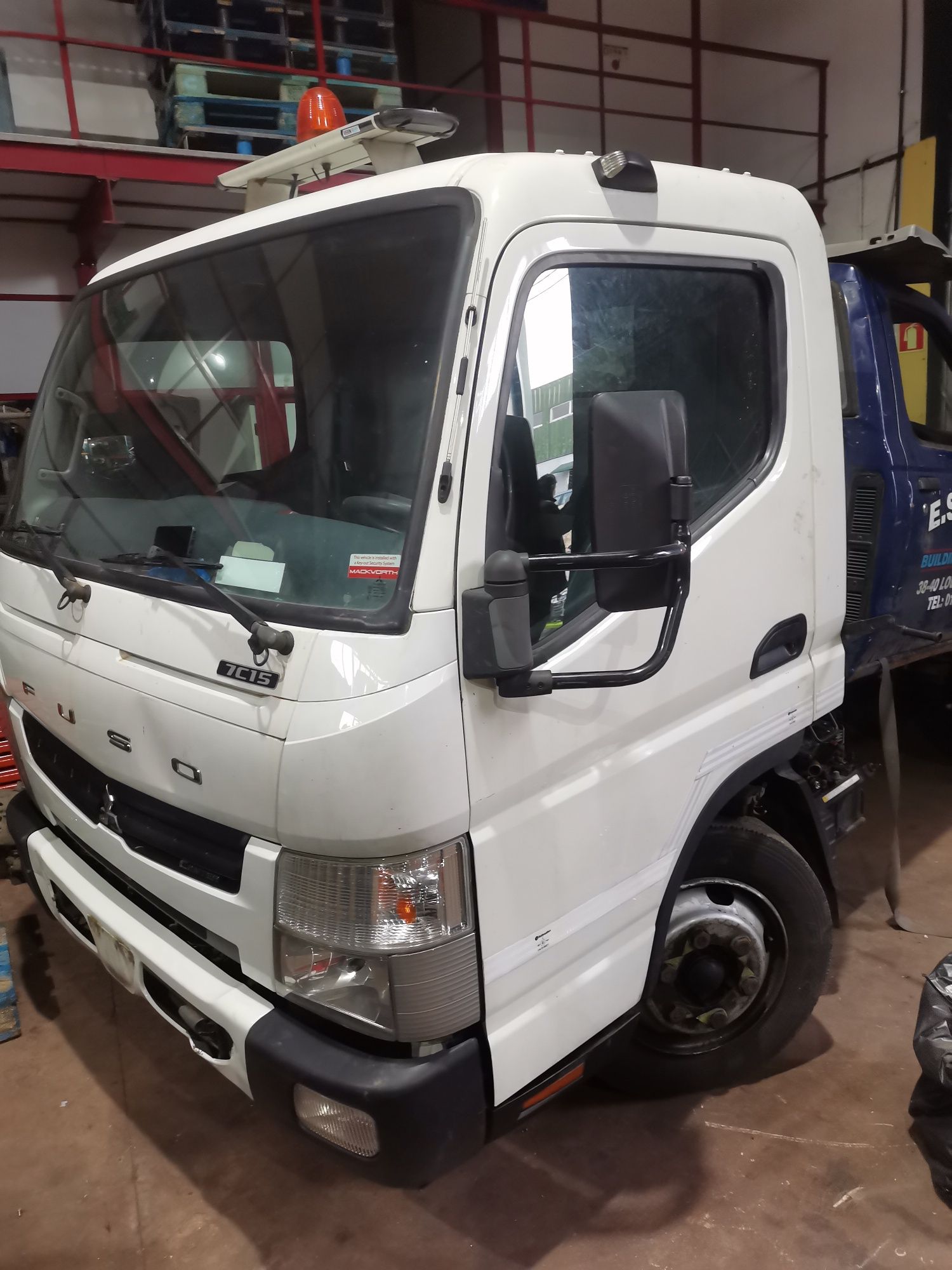 Cabine mitsubishi fuso