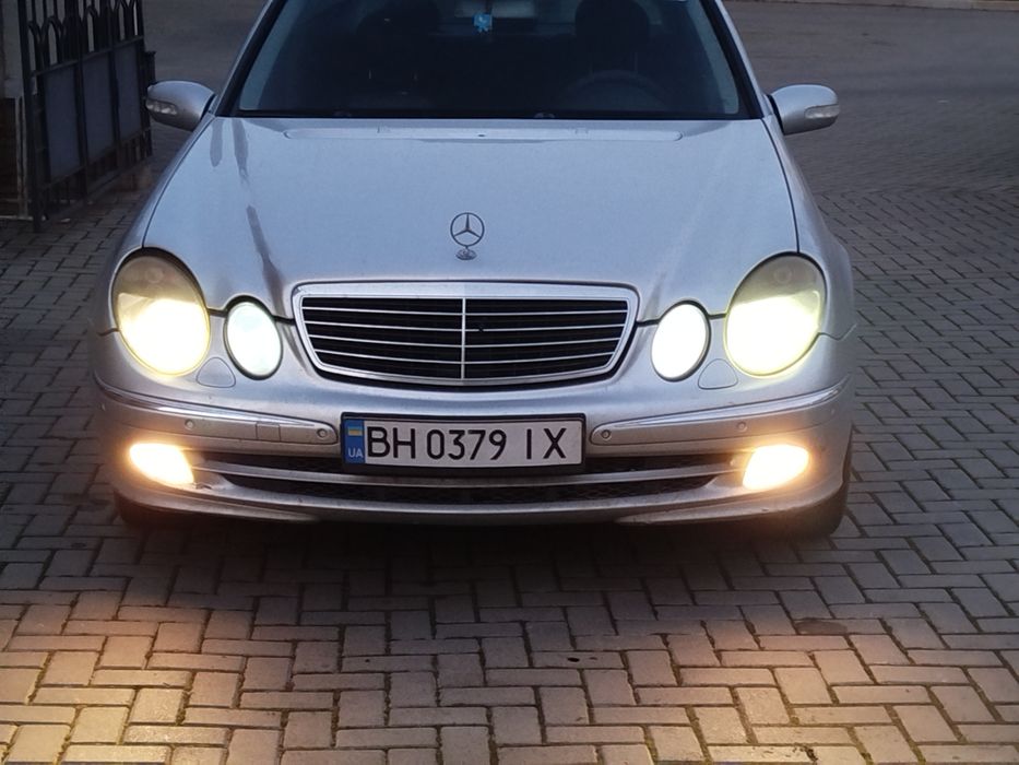 Mersedes E-240 Avangard