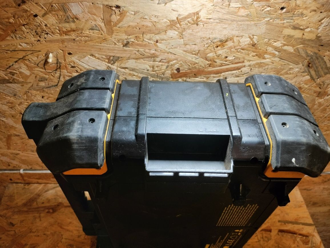 Radio budowlane DeWalt DWST1-81079-GB radio DeWalt akumulatorowe radio
