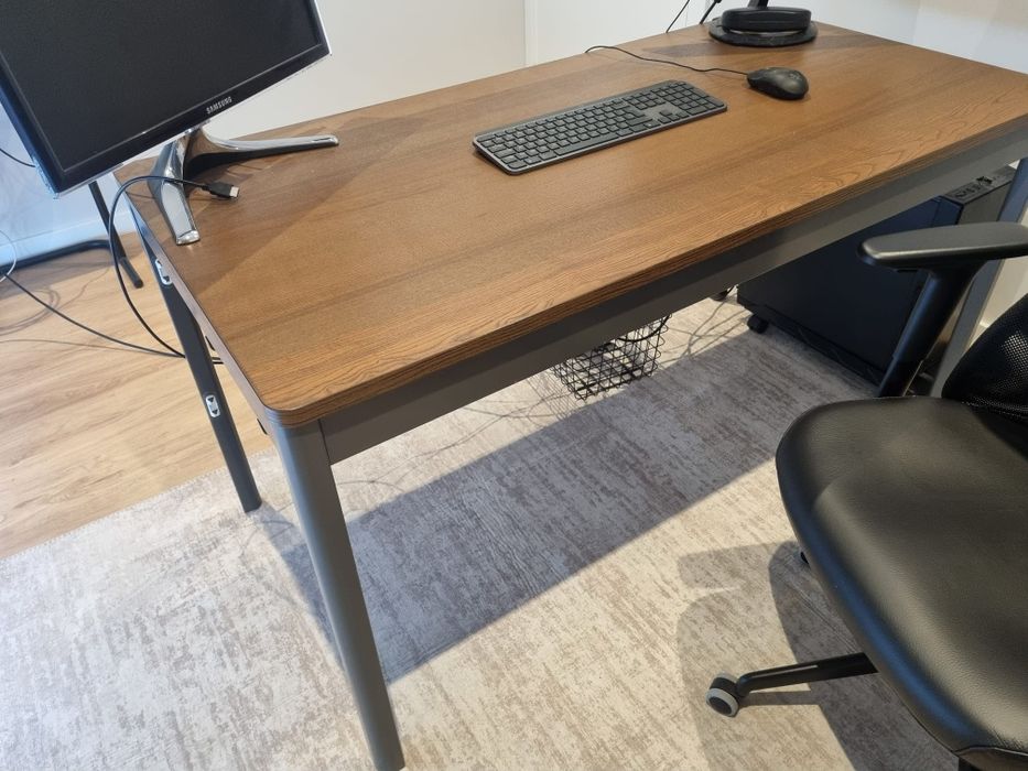 Secretária com três anos