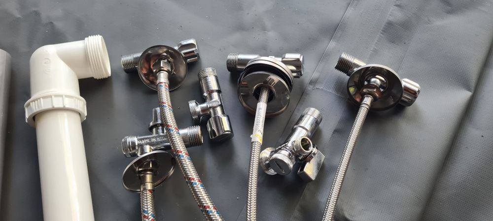 Kraniki, wężyki, redukcje