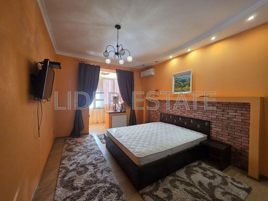 Продам 2-кімнатну квартиру по вул. Гленца