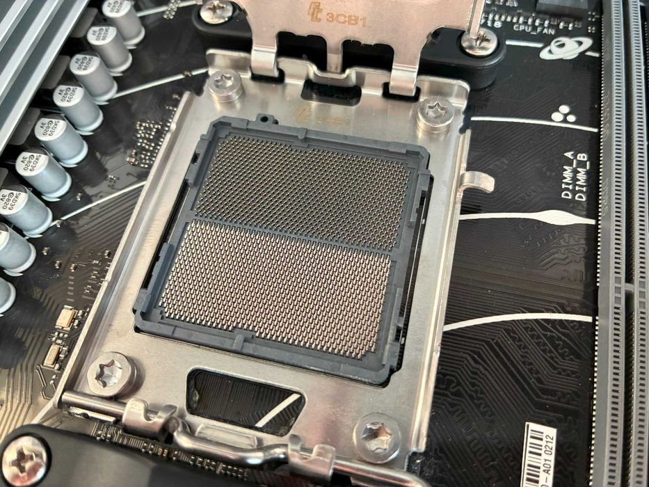 Материнська плата Asus PRIME B650M-R