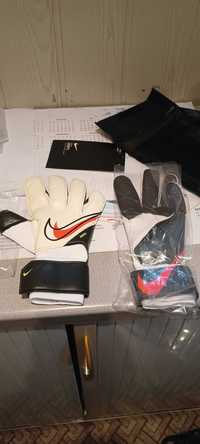 Rękawice bramkarskie piłkarskie Nike GRIP3 NK GK GRP3-FA20 rozmiar 8