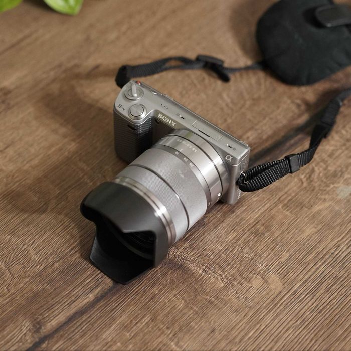 Цифровий фотоапарат Sony NEX-5N + 18-55mm f/3.5-5.6 (1780 кадрів)