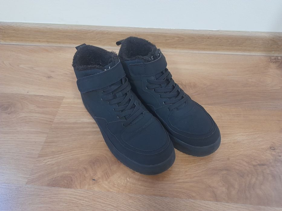 Czarne botki trzewiki sneakersy ocieplane 36