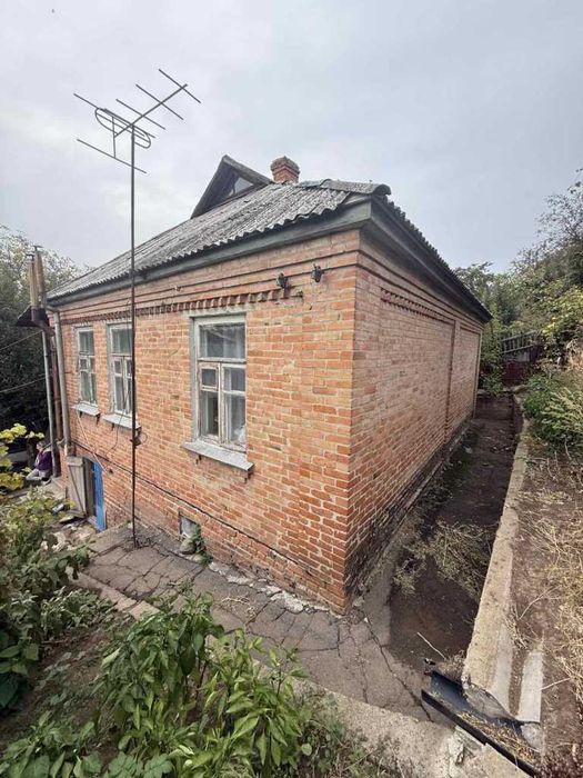 Добротний будинок в центрі міста