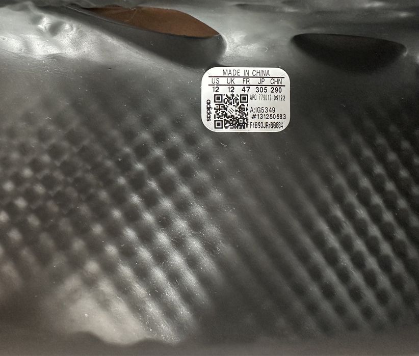 Yeezy Foam RNR Carbon r. 47