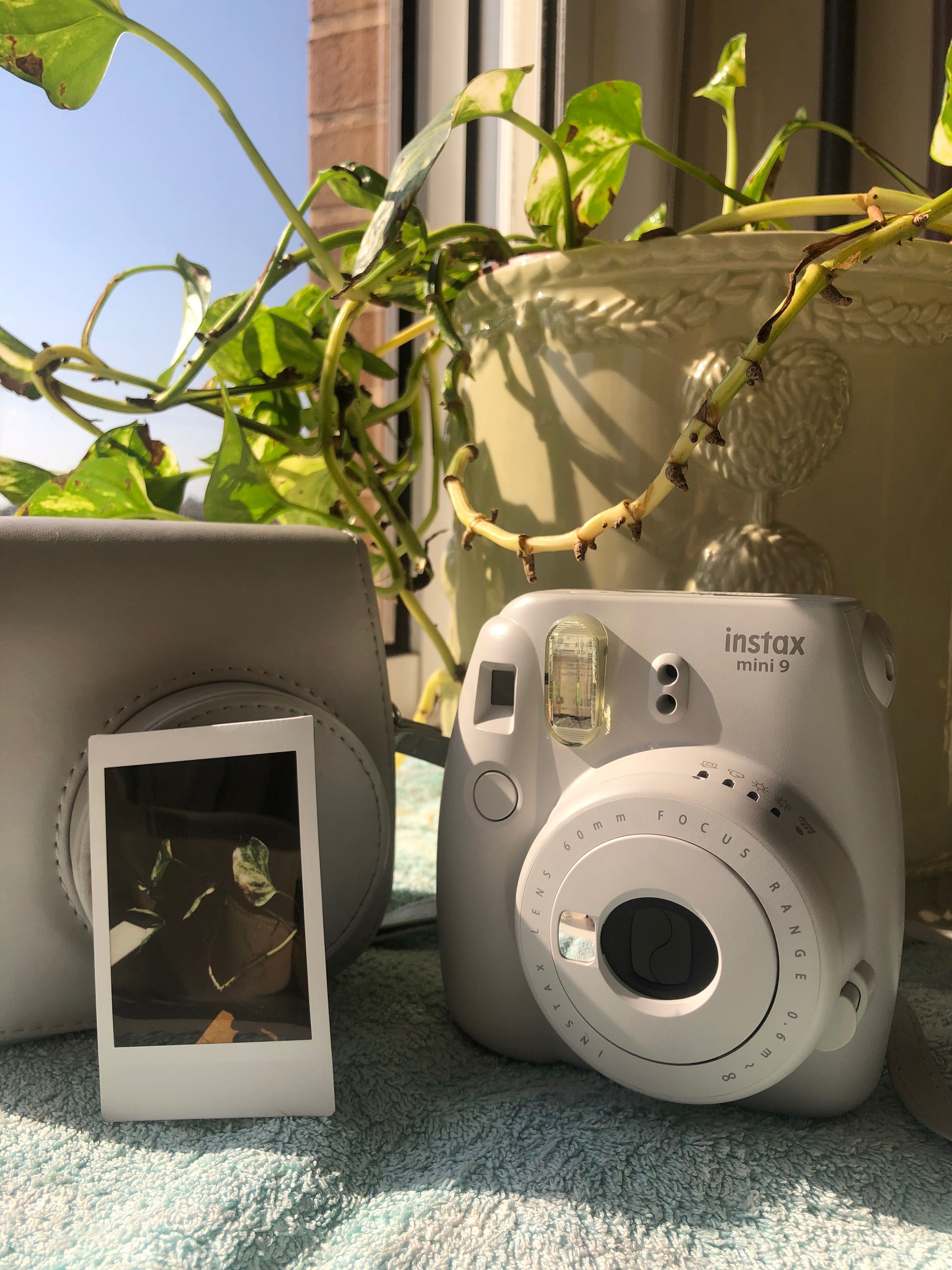 Câmara Instantânea Fujifilm Instax Mini 9 Branca NOVA