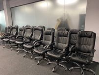 столи стільці компʼютерні лофт письмові офісні