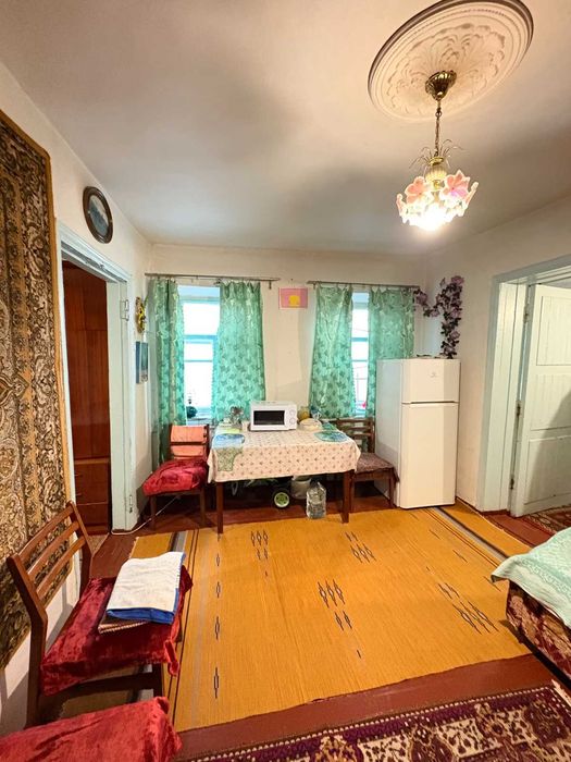 Продаж частини будинку .