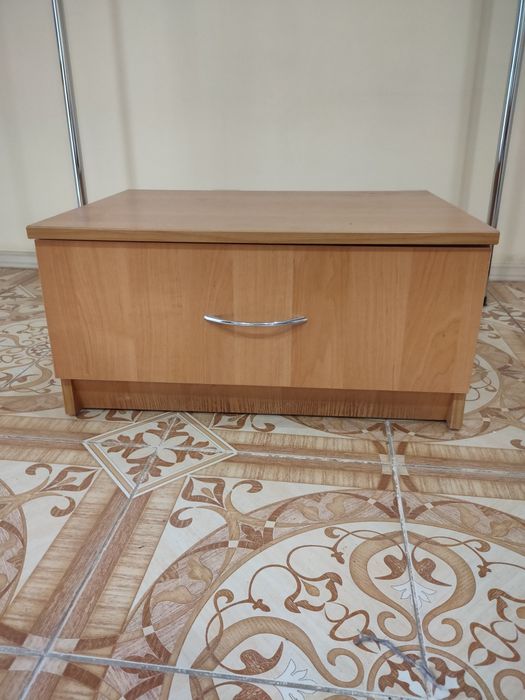 Продаю ТУМБОЧКИ на 1 шухдядку. 600 грн.