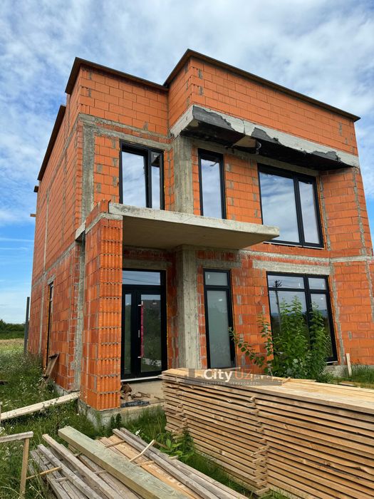 Продається будинок у котеджному містечку закритого типу