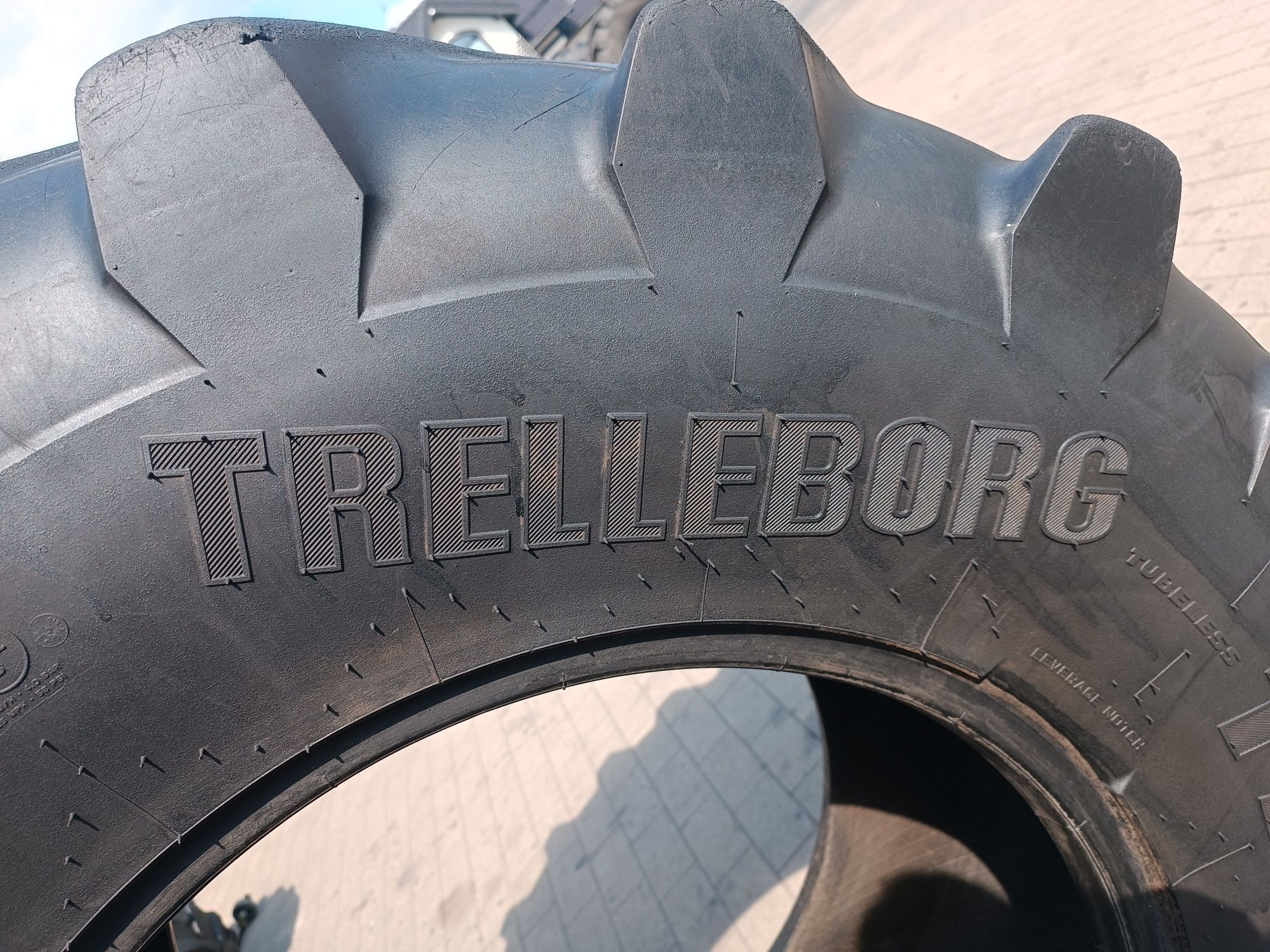 500/70R24 Trelleborg TH 400 Agro Industrial  19.5LR24