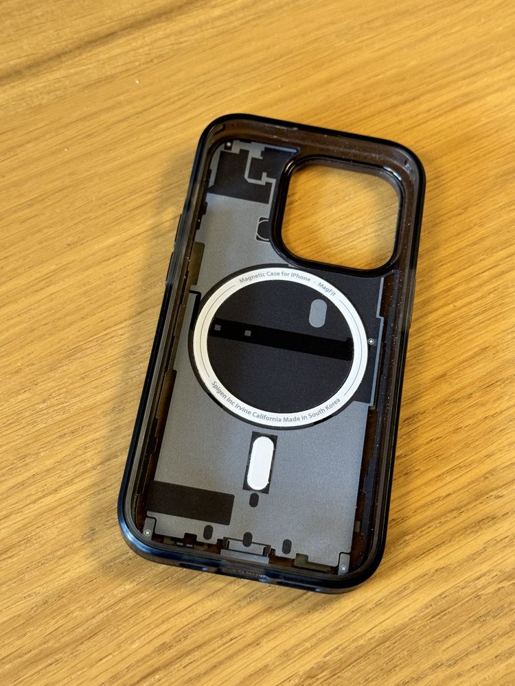 Capa Ultra Hybrid Zero One com MagSafe para iPhone 14 Pro