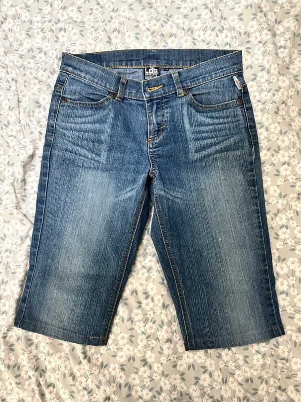 Klasyczne jeansowe spodenki 3/4
