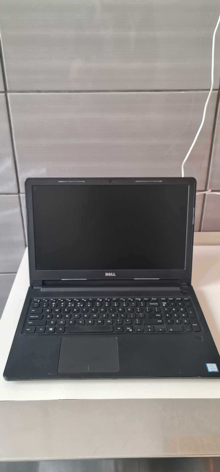 Laptop Dell Vostro 15  i3/8gb/SSD/Windows 11