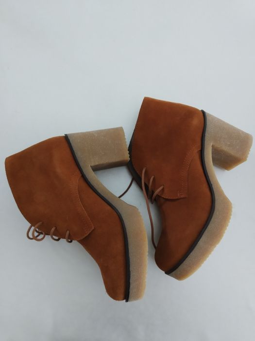 Botins de camurça Camel