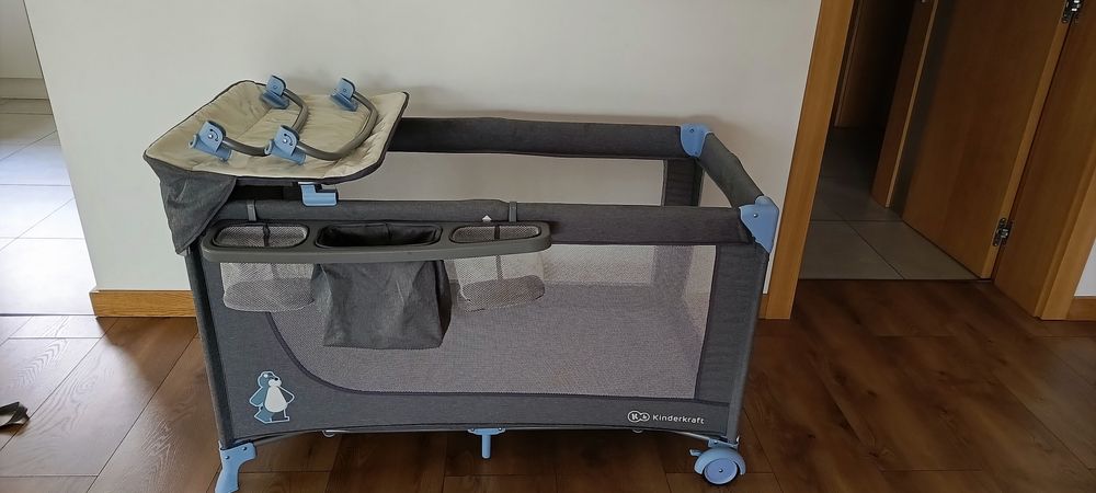 Łóżeczko turystyczne 2w1 KINDERKRAFT LEODY z akcesoriami