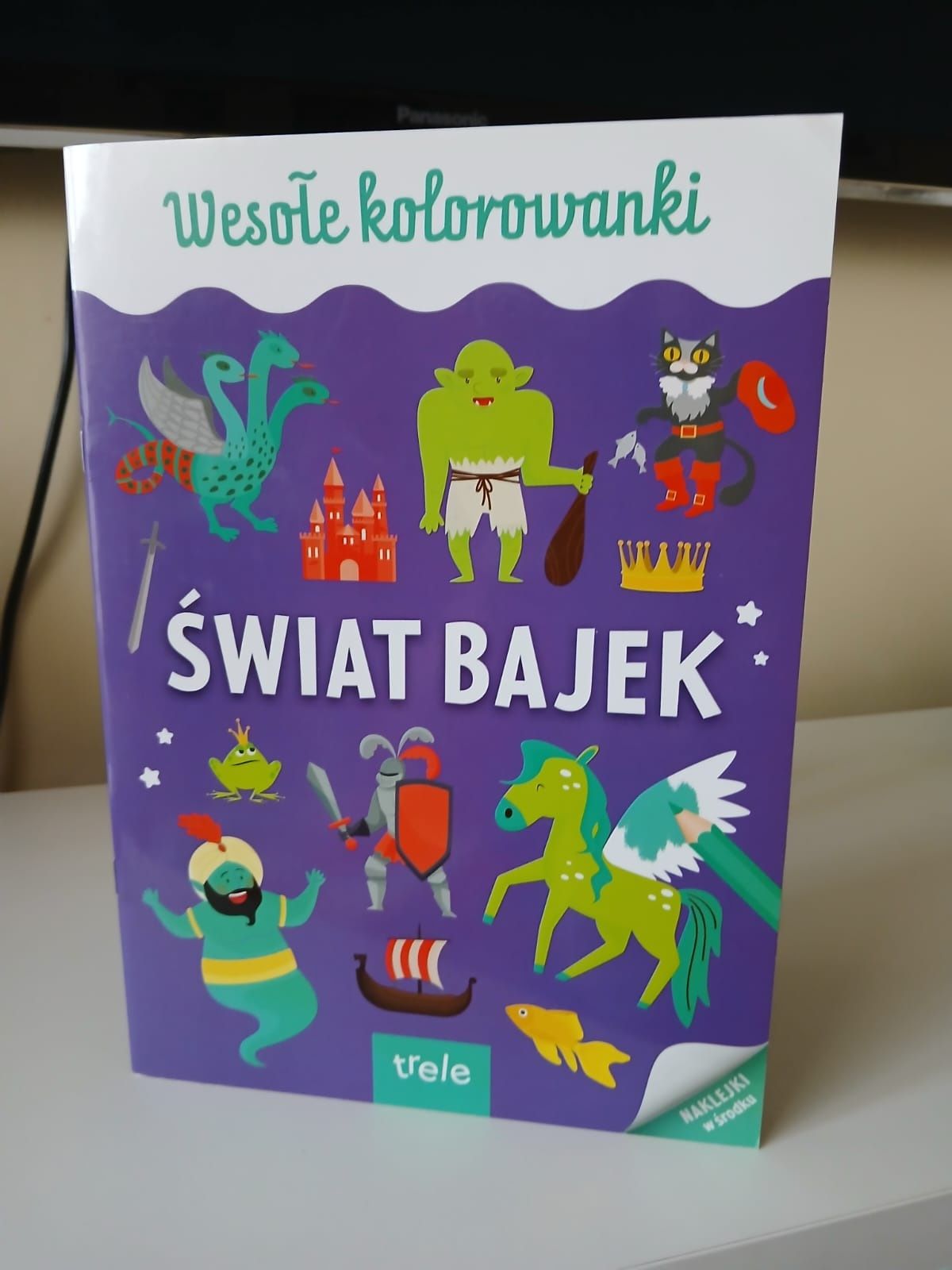 Kolorowanka  pt  Świat  Bajek