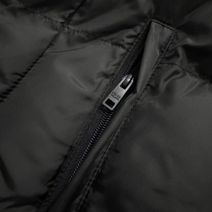 Жіноча куртка-трансформер пуховик чорна Prada S