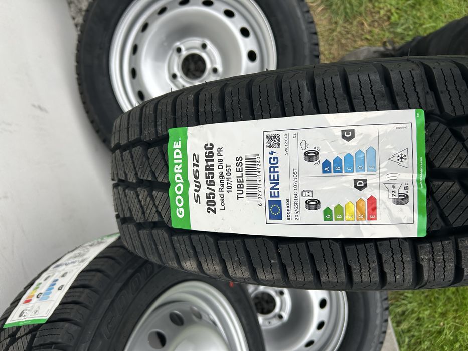 Koła zimowe Trafic,Vivaro,Primastar 5x118 R16C Opony 205/65 Nowe