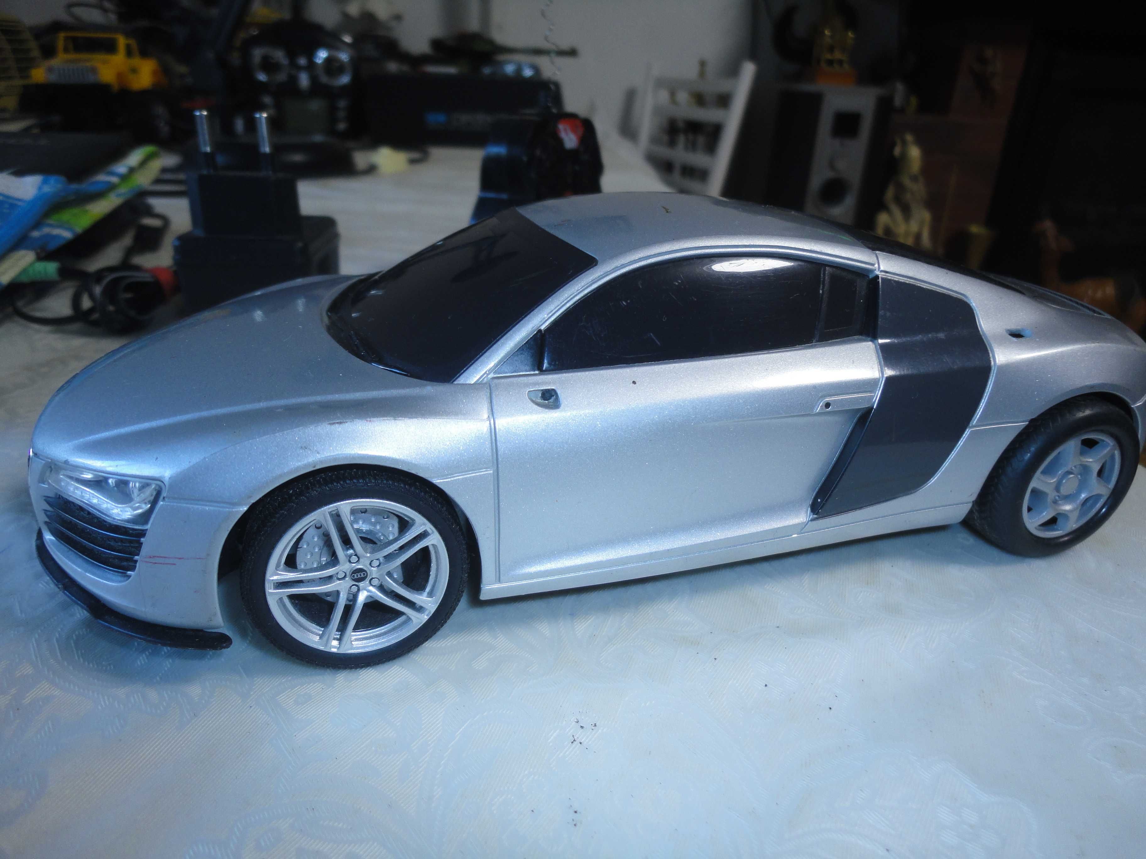 продам AUDI R8 на управлении