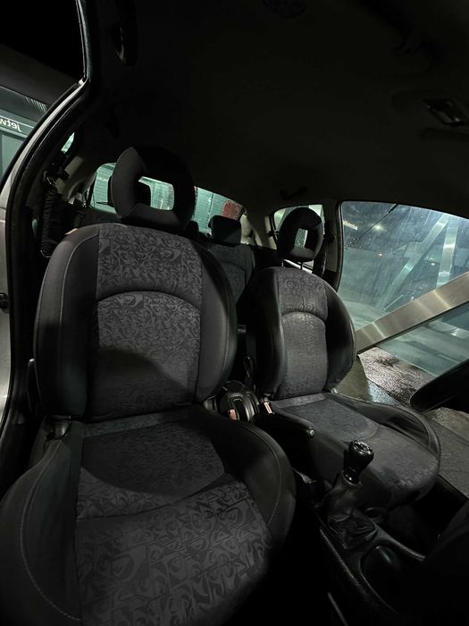 Peugeot 206 Silvercrest 1.4 Gasolina (2003)