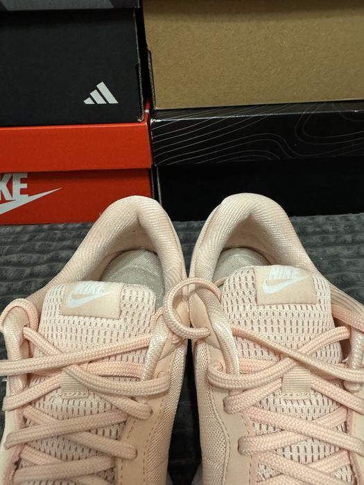 Жіночі кросівки Nike Wmns Tanjun 39(25см) оригінал