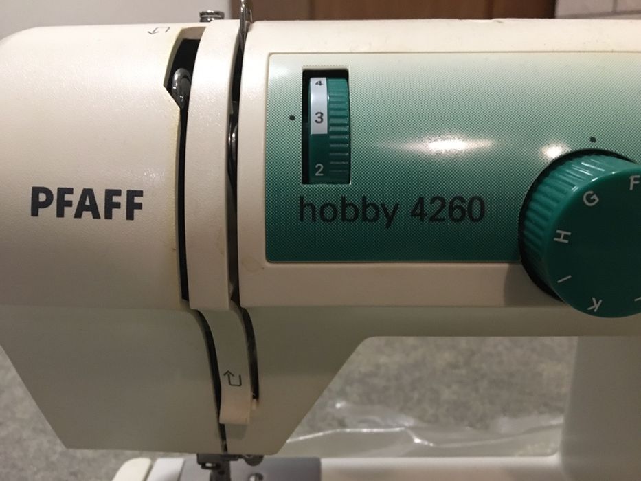 Продам швейную машину Pfaff Hobby 4260