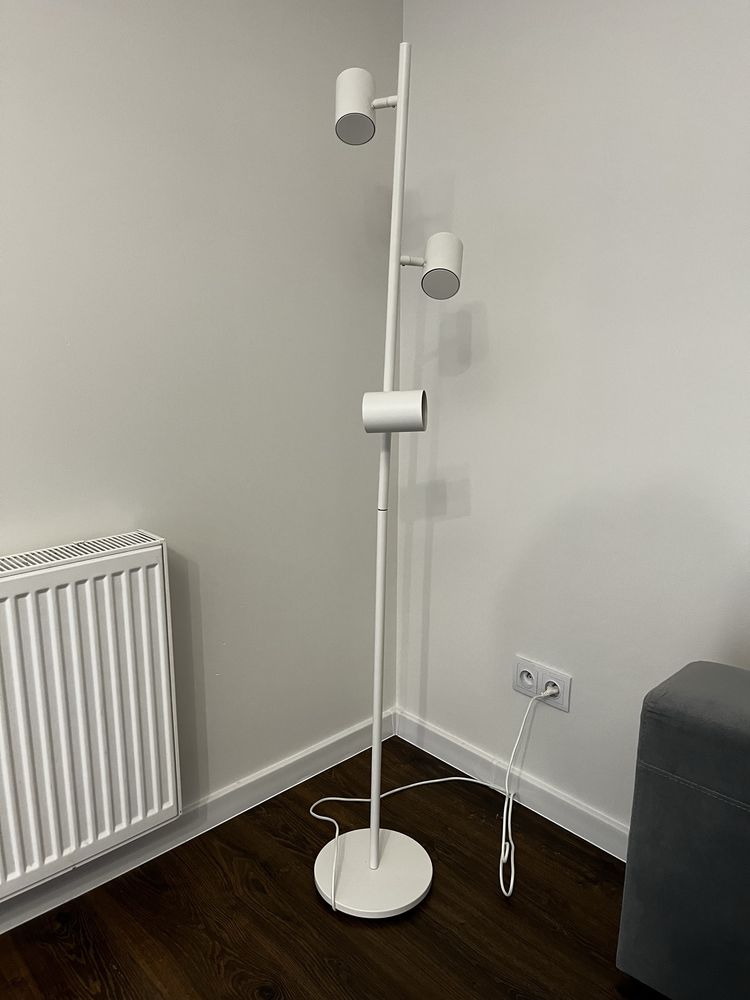 Lampka stojaca do salonu