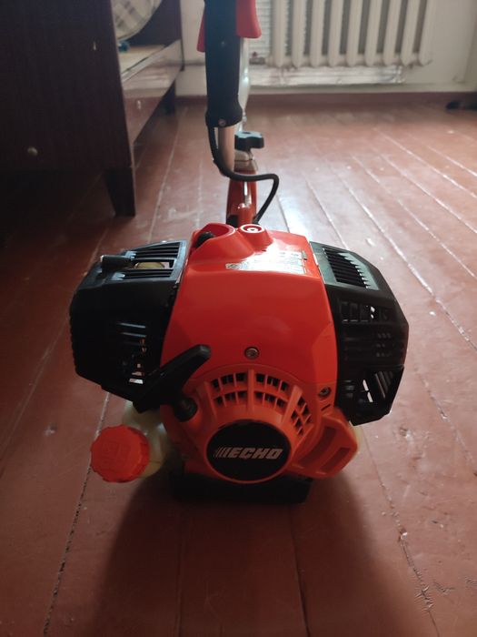 Продам бензокосу почти новая японская.