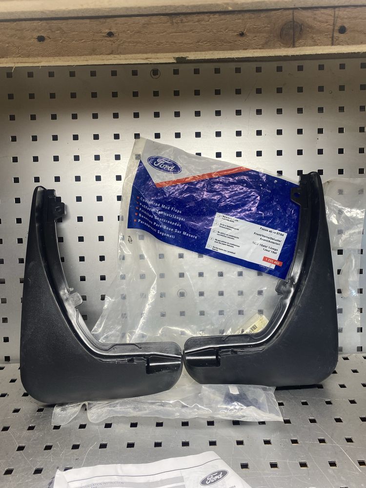Бризковики передні для Ford Kuga 1 FORD Focus 2 Ford Fiesta